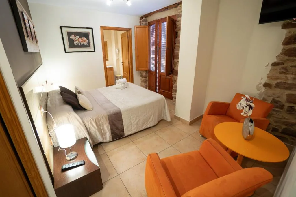 Camera doppia Deluxe con balcone — Hotel Rural L'Antic Portal
