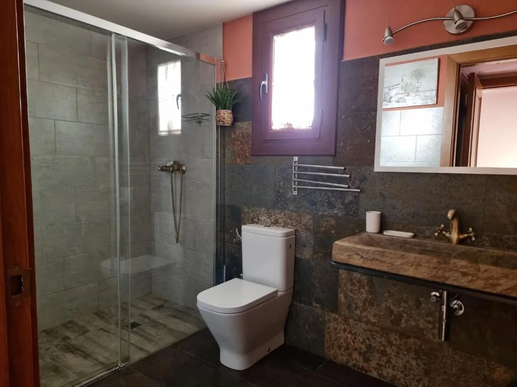 Camera doppia con balcone — Hotel Rural L'Ortiga Blanca