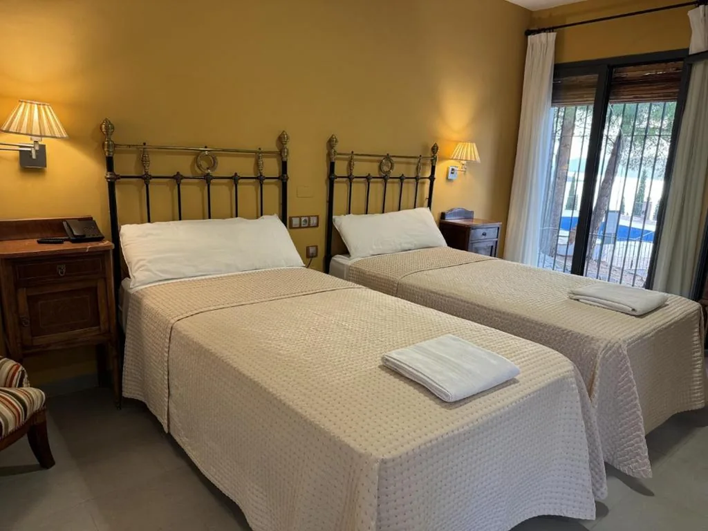 Chambre double - 1 ou 2 lits — Hotel Rural La Alcanacia