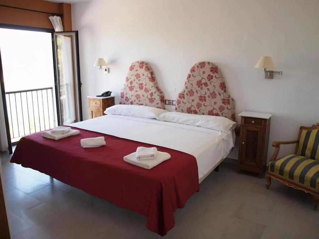 Chambre double avec vue sur le lac — Hotel Rural La Alcanacia