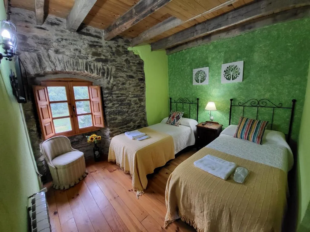 Doppelzimmer mit 2 Betten — Hotel Rural LA CÁRCEL