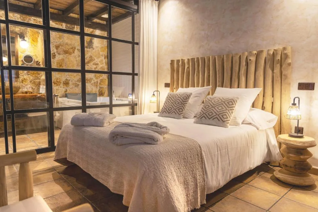 Chambre Double avec baignoire balnéo — Hotel Rural La Casona de la Dehesa