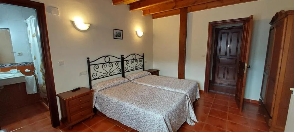 Camera doppia con 2 letti — Hotel Rural La Casona del Fraile