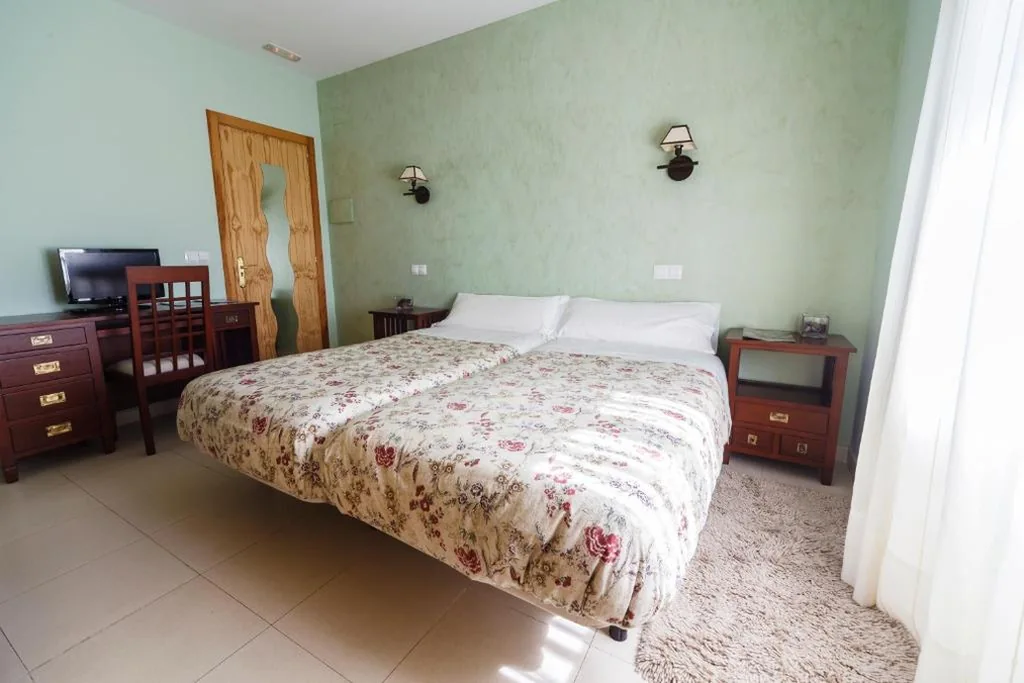 经济型双人间（1张或2张床） — Hotel Rural La Consulta De Isar
