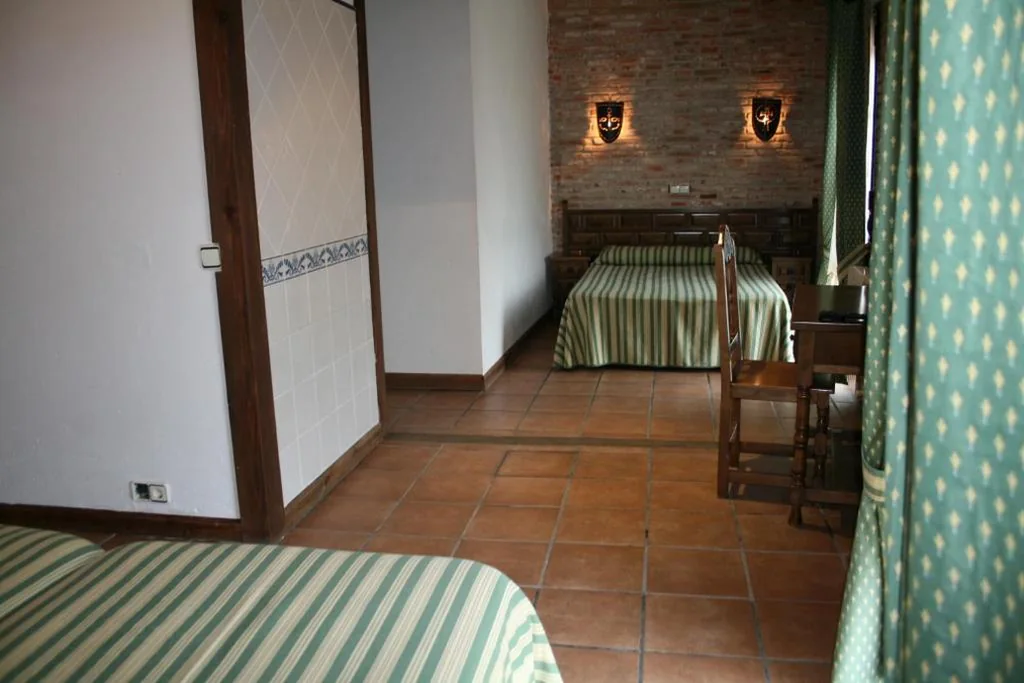 Vierbettzimmer — Hotel Rural La Enoteca