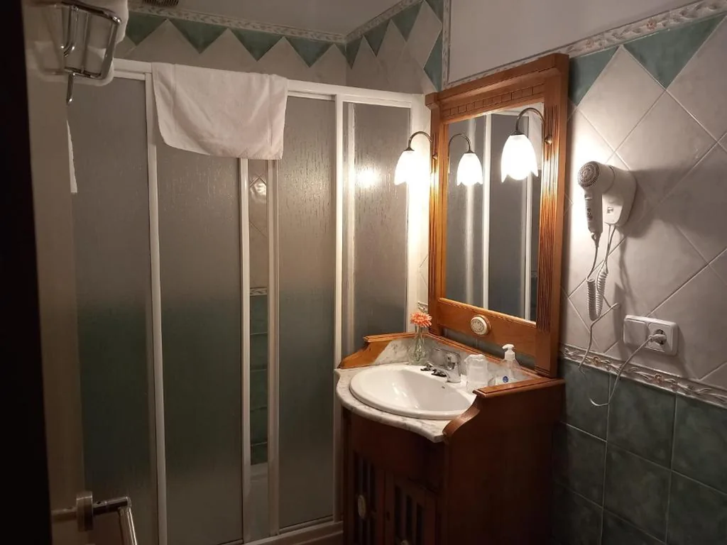 Driepersoonskamer — hotel rural la gavilla