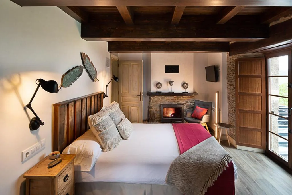 Habitación Deluxe - 1 cama grande — Hotel Rural La Sobreisla