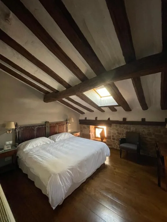 キングサイズベッドとソファベッド付きスタジオ — Hotel Rural LATORRIÉN DE ANE