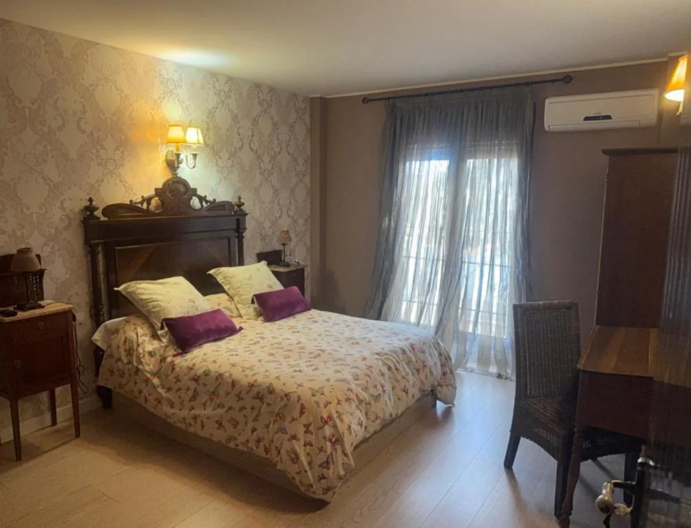 Klassisches Dreibettzimmer — Hotel Rural Los Abriles