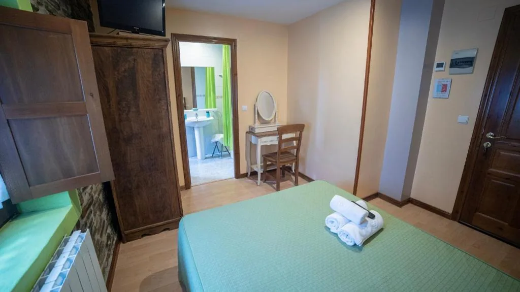 Standardzimmer – 1 großes Bett — Hotel Rural Los Cerezos de Yanguas