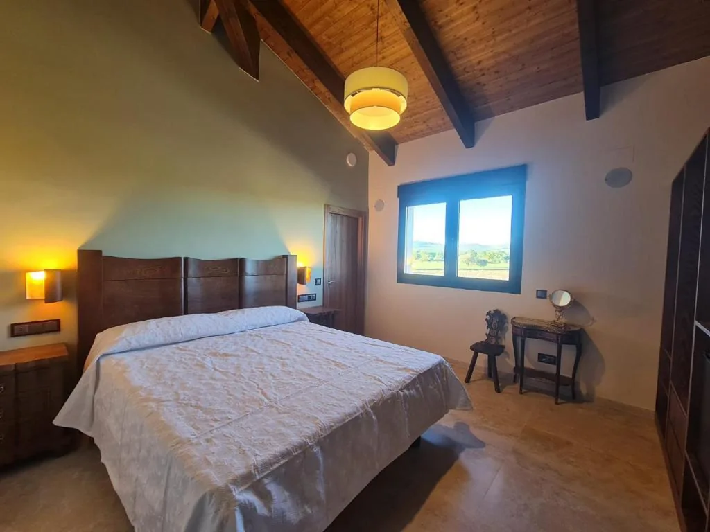 Habitación Deluxe con cama extragrande — Hotel rural Los corrales de Aliste