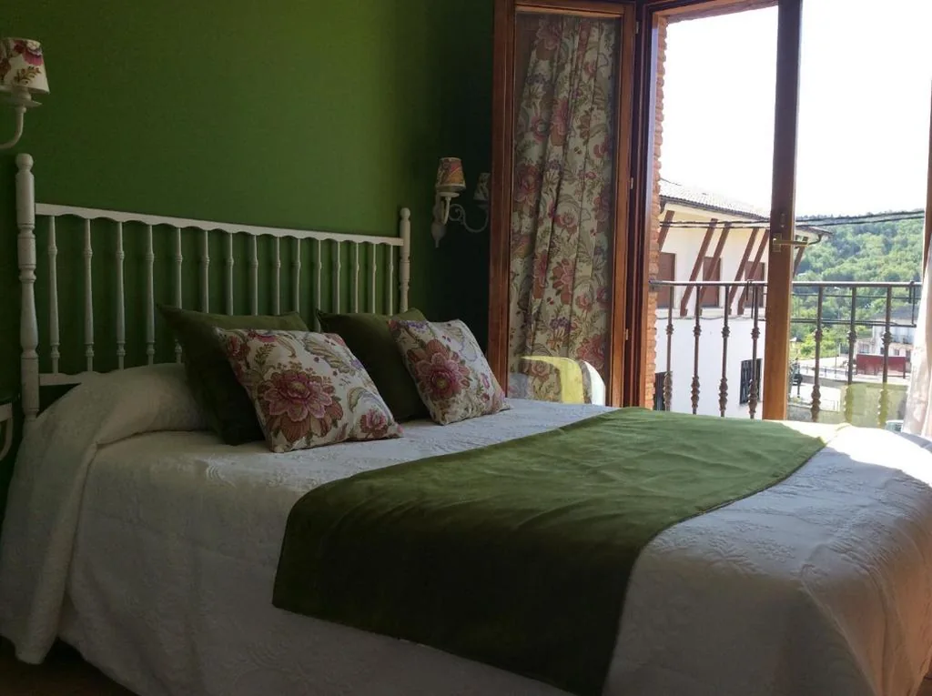 Hotel Rural Los Roturos
