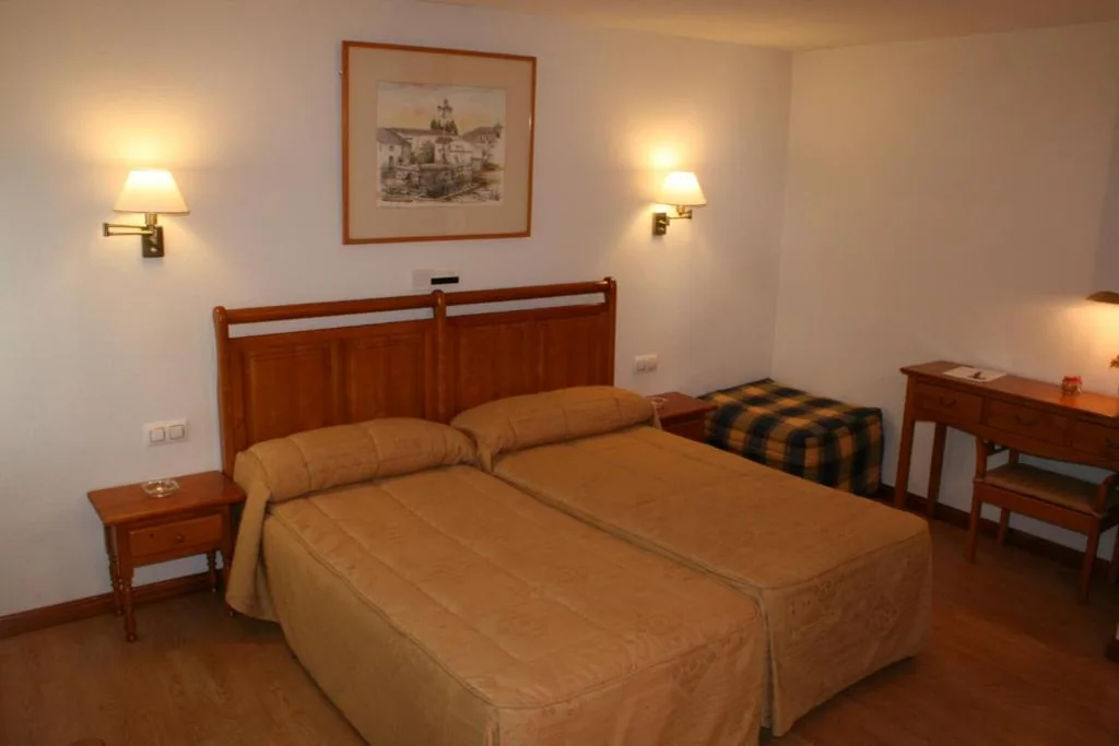 Doppelzimmer mit 2 Betten — Hotel Rural Mariblanca