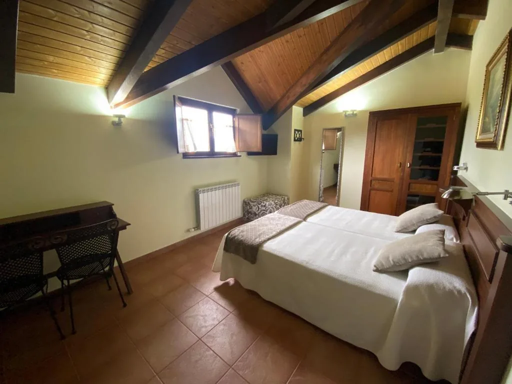 Habitación Doble Deluxe - 2 camas — Hotel rural Monasterio de Ara Mada
