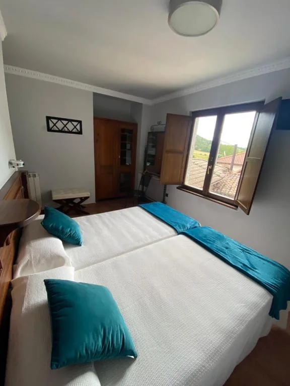 Habitación Doble Deluxe con ducha — Hotel rural Monasterio de Ara Mada