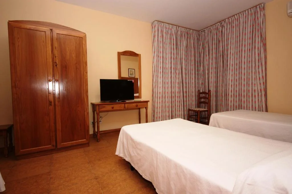 Budget Double Room - 2 beds — Hotel Rural Montaña de Cazorla