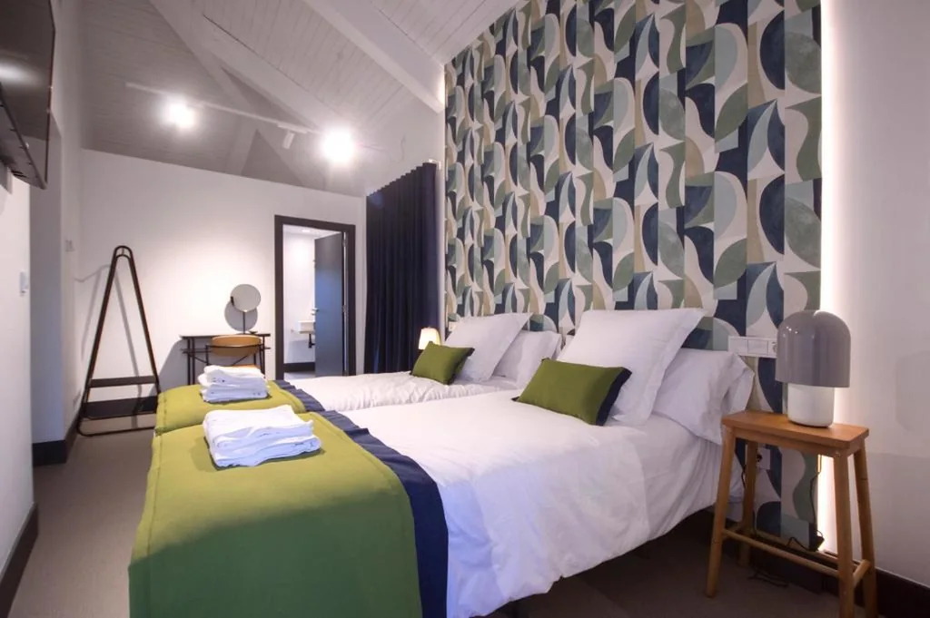 Habitación Doble con baño privado — Hotel Rural O Cruce do Burgo