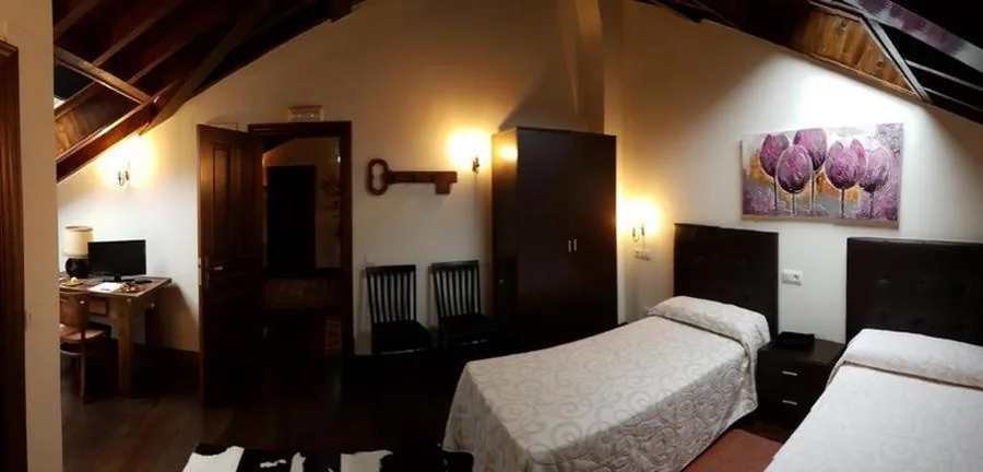 Camera doppia grande - 2 letti — Hotel Rural Palacio de Galceran