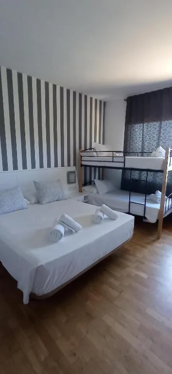 Familienzimmer mit Bergblick — Hotel Rural Porta Coeli - Dehesa Santa Lucía