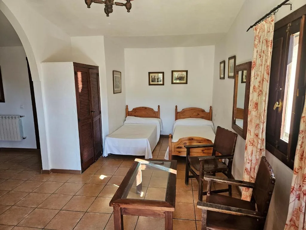 Camera familiare con bagno privato — Hotel Rural Portilla de Monfragüe