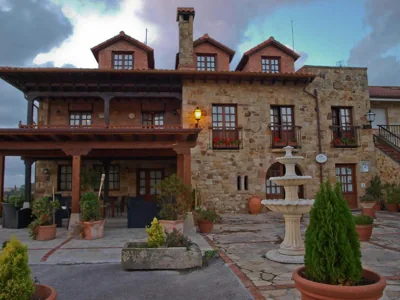Hotel Rural "Posada EL SOLAR" con "Terraza panorámica-Salón GINTONIC BAR" — photo 6