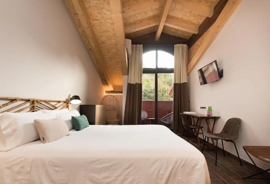 Quarto Duplo com varanda — Hotel Rural Sagarlore