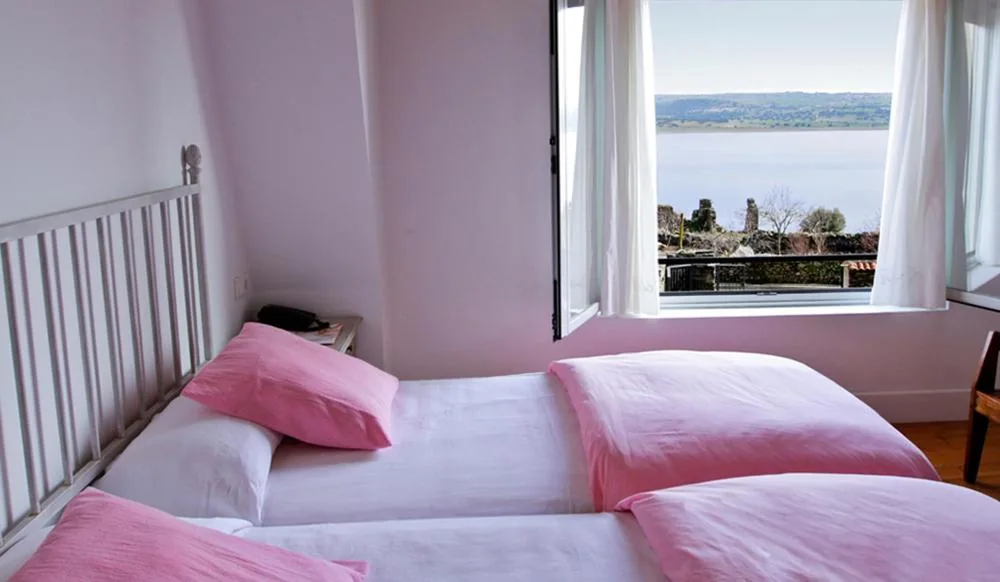 Habitación Doble con vistas al lago - 2 camas individuales — Hotel Rural Salvatierra