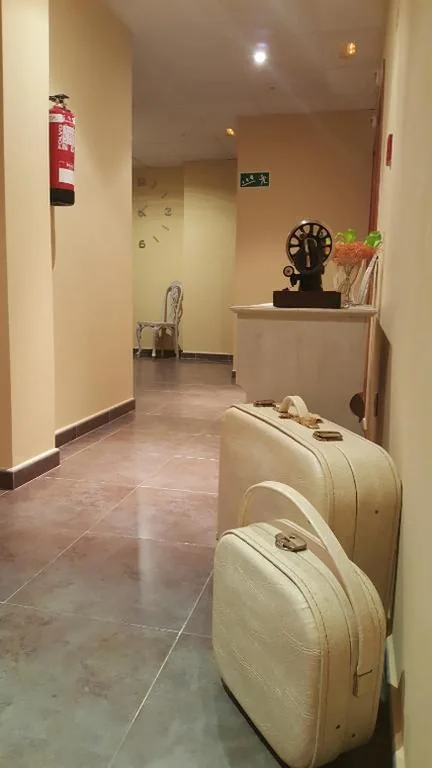 Habitación Triple Confort con ducha — HOTEL RURAL San Pedro
