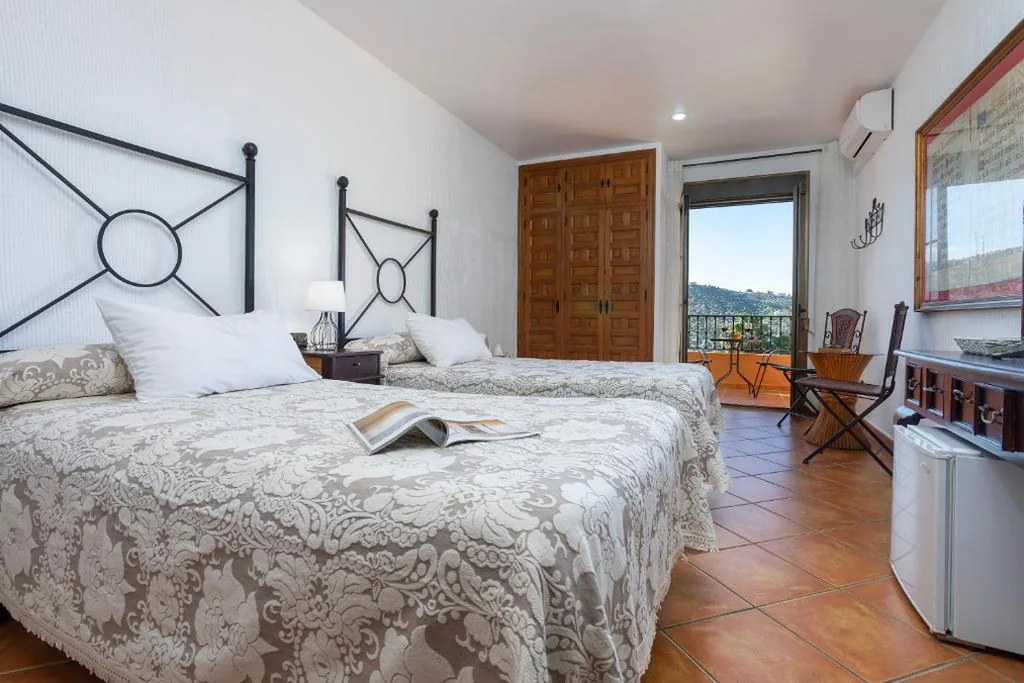 トリプルルーム — Hotel Rural Sierra Tejeda