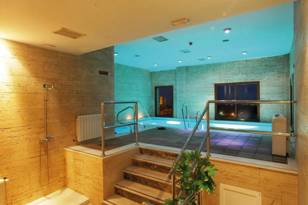 Habitación Doble con vistas al valle y acceso al spa — Hotel Rural Spa Don Juan de Austria