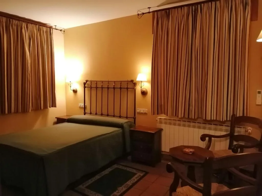 Chambre double avec salle de bains privative — Hotel Rural & SPA Puente del Duratón
