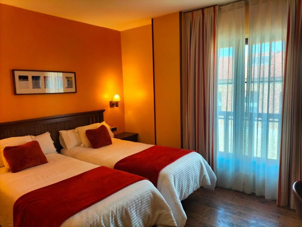 Doppelzimmer mit Balkon – 2 Einzelbetten — Hotel Rural Venta Del Alon