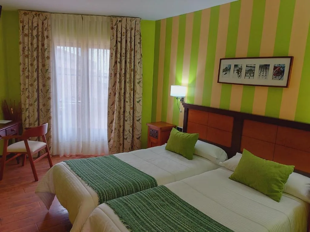 Superior-Doppelzimmer mit Gartenblick – 2 Einzelbetten — Hotel Rural Venta Del Alon