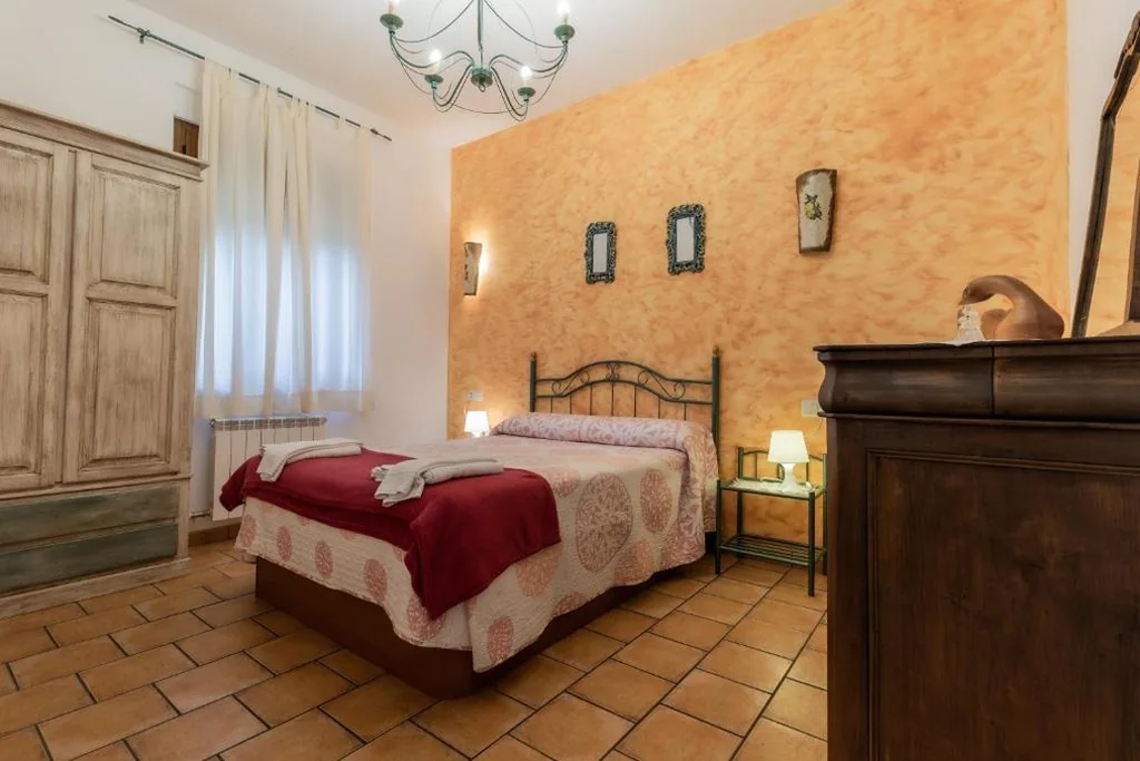 Dreibettzimmer — Hotel Rural VII Carreras by Vivere Stays