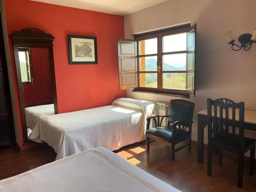 Dreibettzimmer — Hotel Rural Yeguada Albeitar