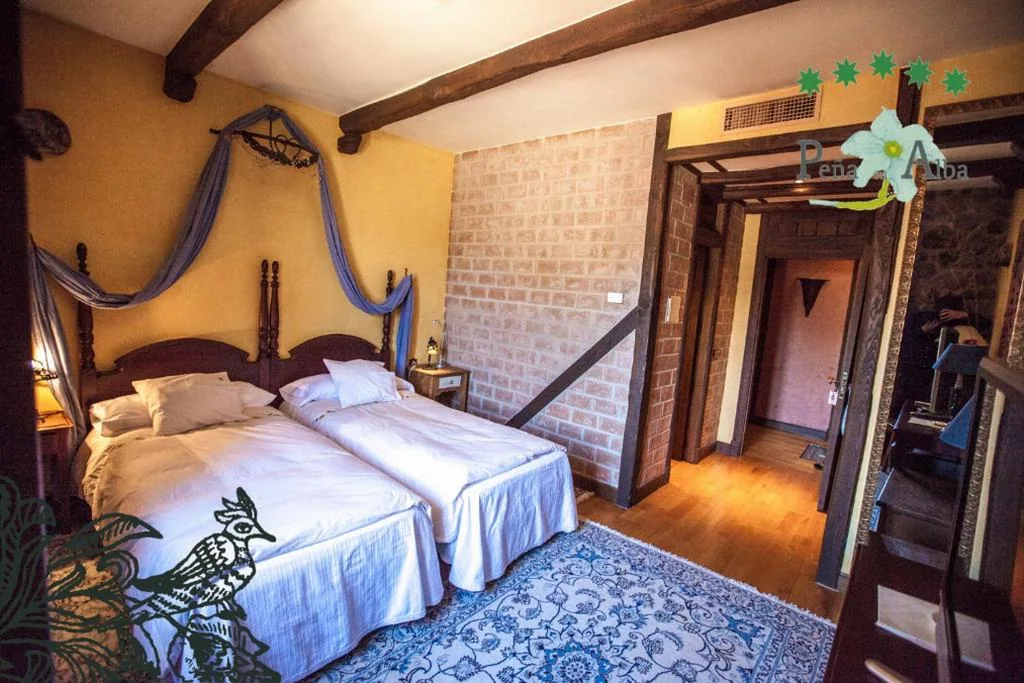 Tweepersoonskamer - 1 of 2 bedden — Hotel Ruralis Peña Del Alba
