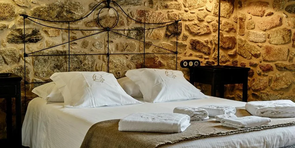 Double Room - 1 or 2 Beds — Hotel Rustico Lugar Do Cotariño