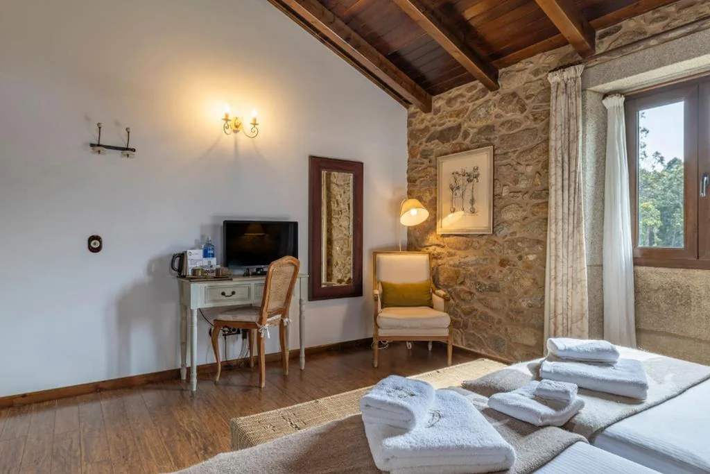 Double Room - 1 or 2 Beds — Hotel Rustico Lugar Do Cotariño