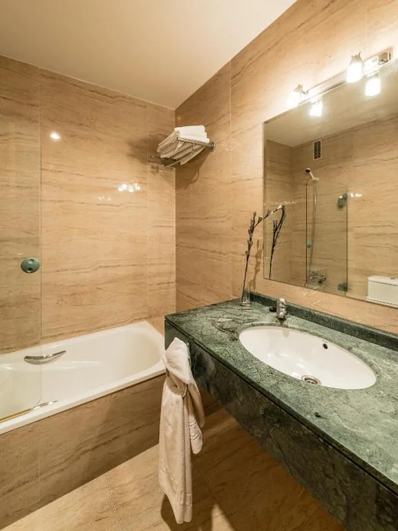 Habitación Estándar - 1 cama grande — Hotel Ruta del Duero