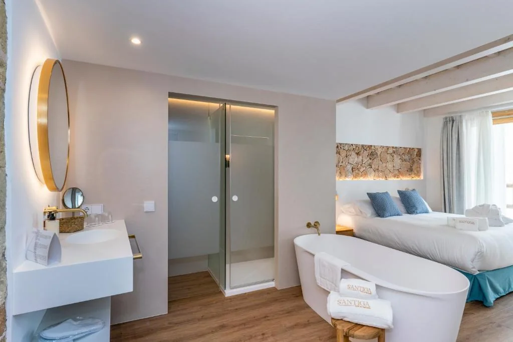 Quarto Duplo Deluxe com varanda — Hotel S'Antiga Adults Only