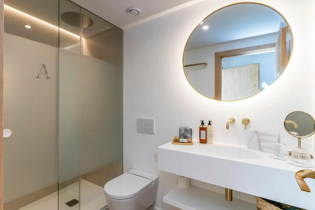 Quarto Duplo Standard - 2 camas — Hotel S'Antiga Adults Only