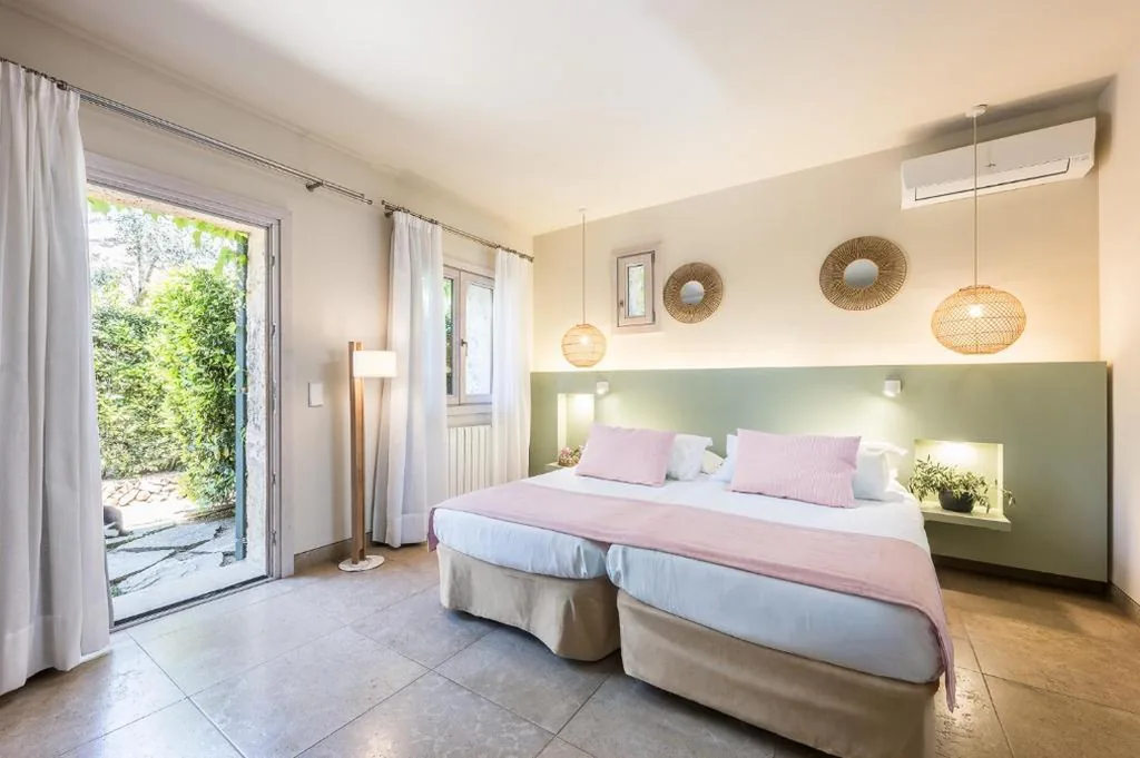 Quarto Duplo Standard com terraço - 2 camas — Hotel Sa Franquesa Nova
