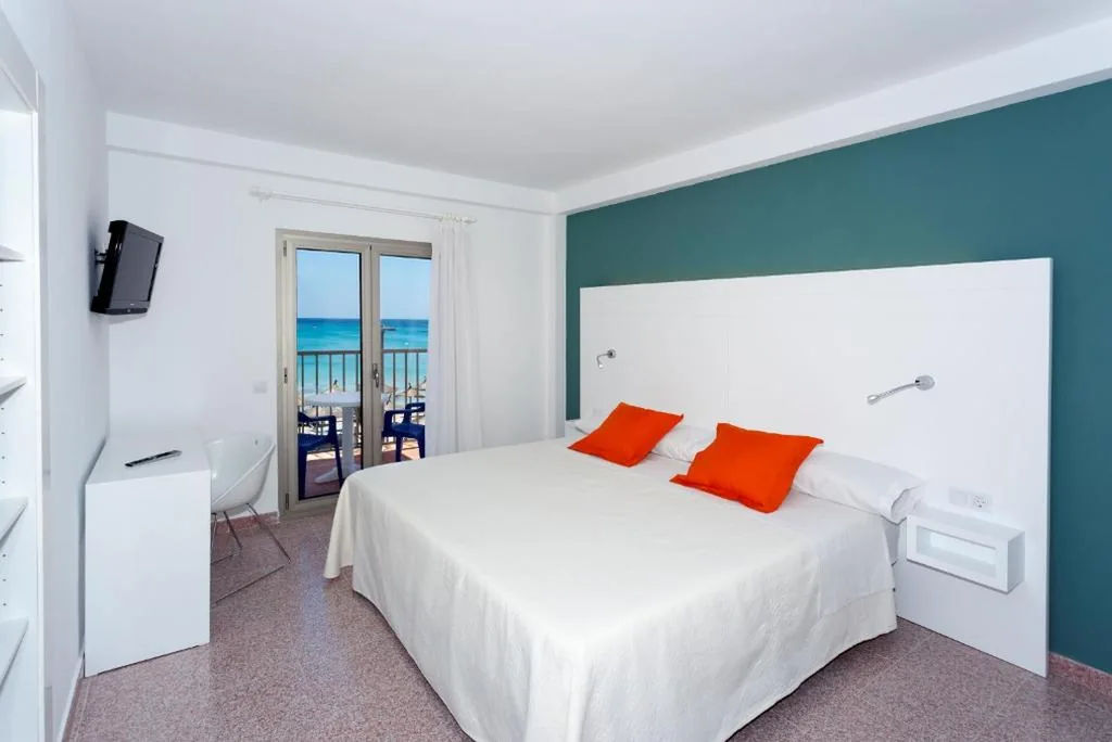 Doppelzimmer mit Balkon und Meerblick – 1 oder 2 Betten — Hotel Sa Roqueta Can Picafort ADULTS ONLY