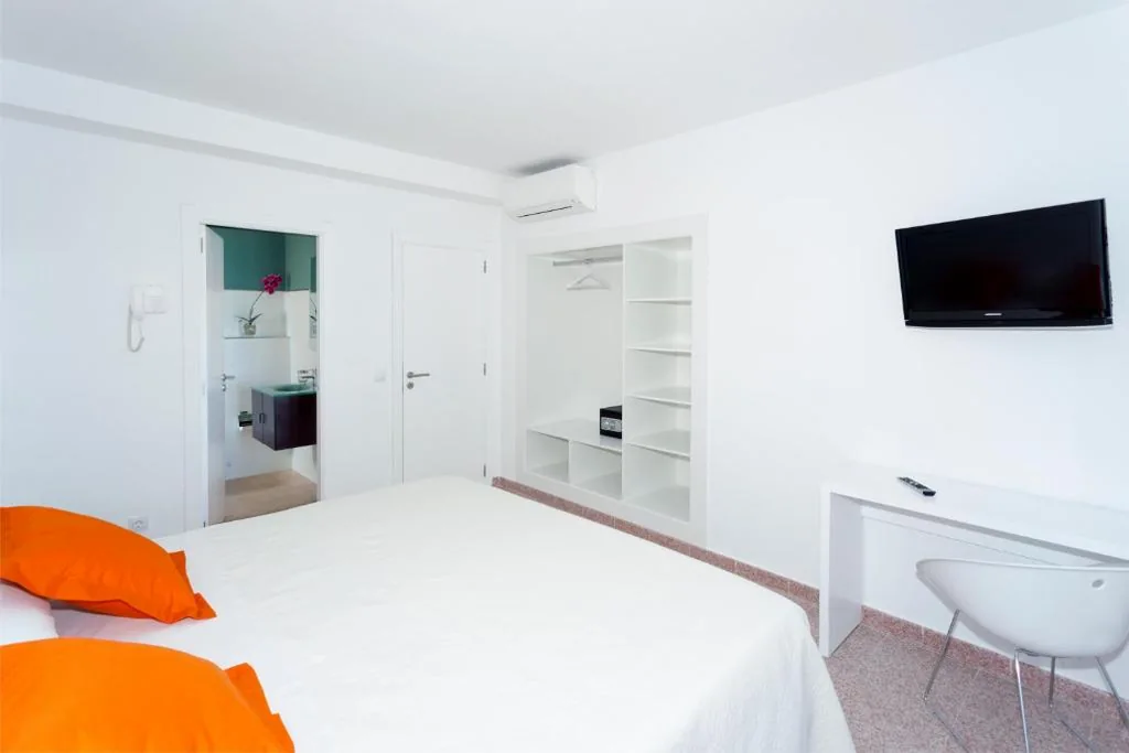 Doppelzimmer mit seitlichem Meerblick – 1 oder 2 Betten — Hotel Sa Roqueta Can Picafort ADULTS ONLY