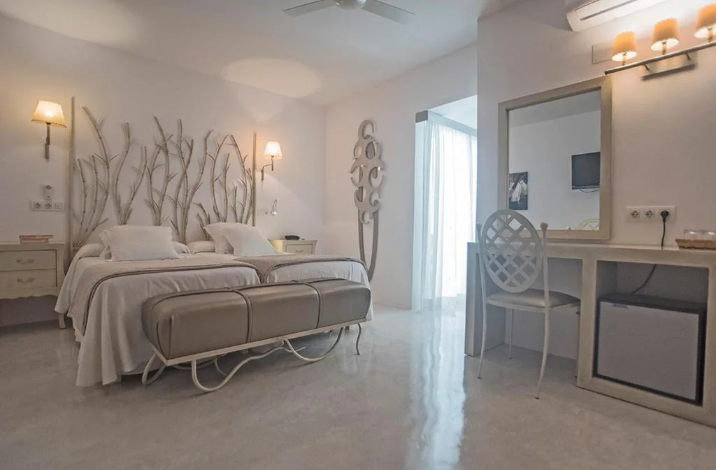 Habitación Triple — Hotel Sa Volta