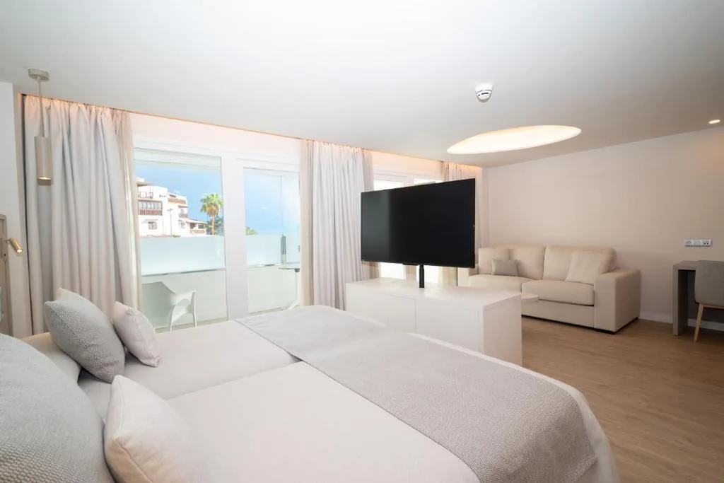 Suite junior con balcone — Hotel Sahara Playa