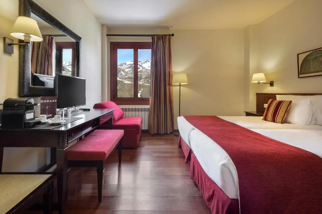 Habitación Doble con cama supletoria (2 adultos + 1 niño) — Hotel Saliecho