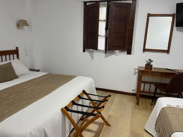 Habitación Doble Deluxe (2 adultos + 1 niño) — Hotel Salldemar