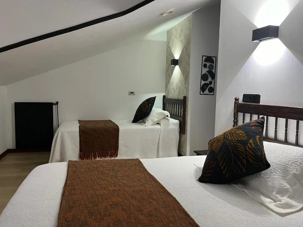 Habitación Doble Económica - 2 camas — Hotel Salldemar