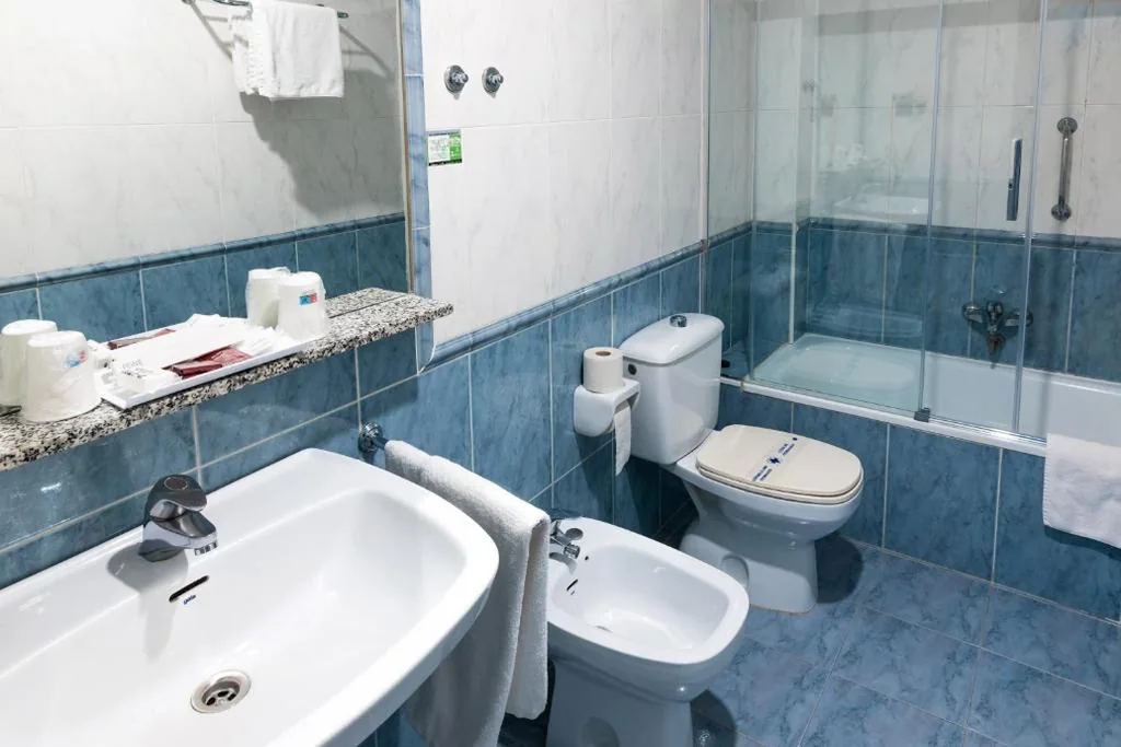 Camera con letto matrimoniale — Hotel San Glorio